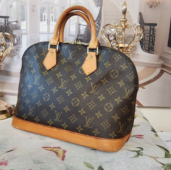- `ღ´- ♥ -`ღ´ FABULOUS CONDITION `ღ´- ♥ -`ღ´ Authentic Louis Vuitton ALMA - Picture 4 of 17